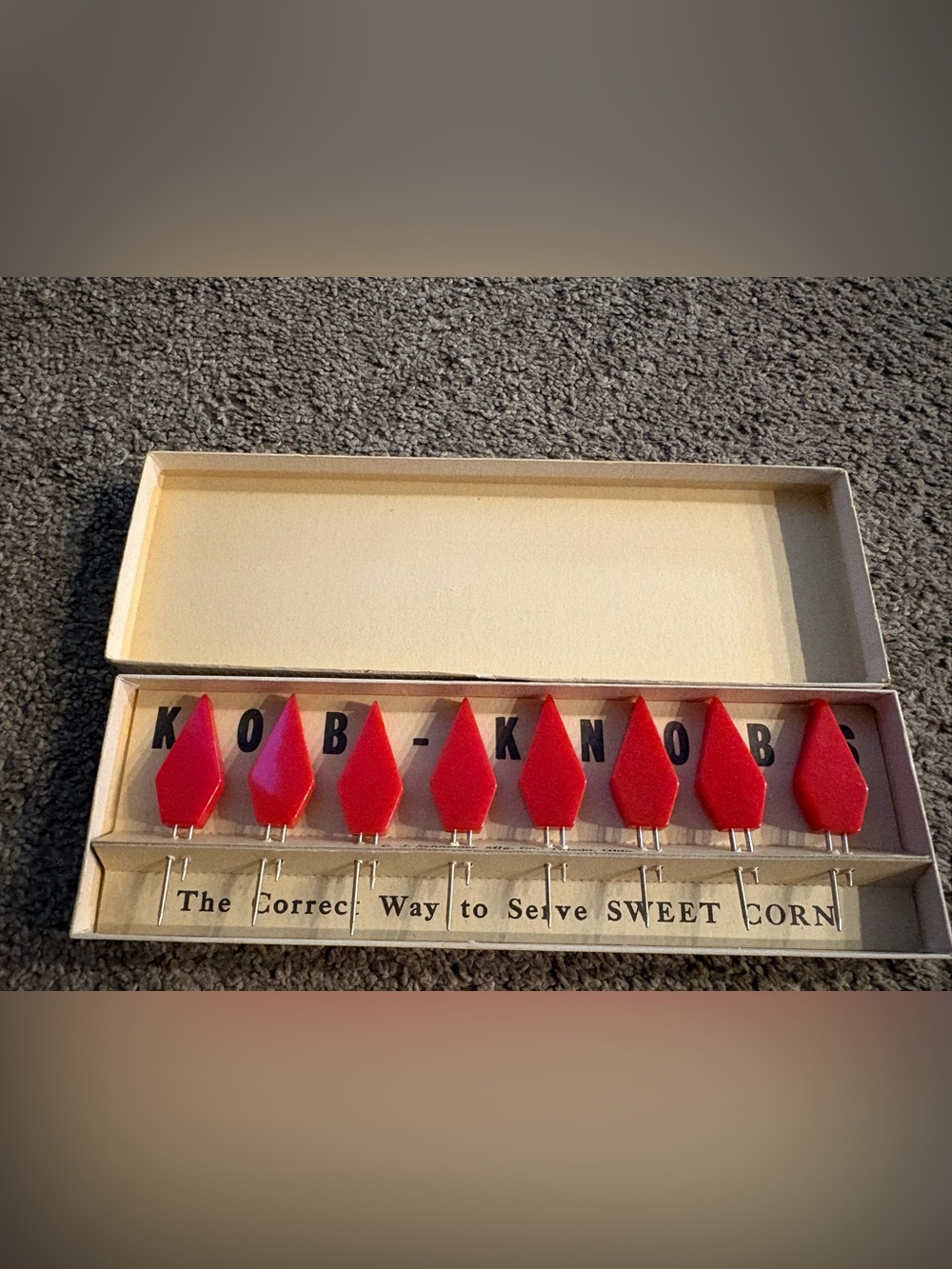 Vintage Schneider Kob-Knobs Corn Holders Red Yellow Set of 8 Original Box Ohio